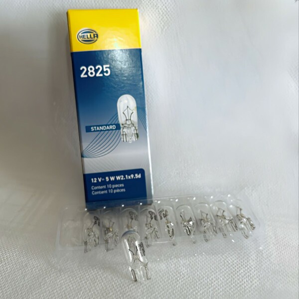 Lampada 12v T10 5w 2825 Lampada 12v T10 5w 2825