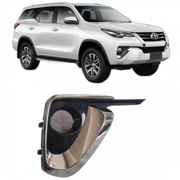 Moldura Farol de Milha Hilux SW4 2016 a 2020 Direito